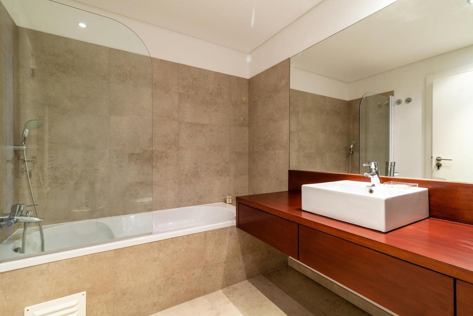 Guestready - Alges Apt With Stunning Rooftop Pool Apartment Ngoại thất bức ảnh